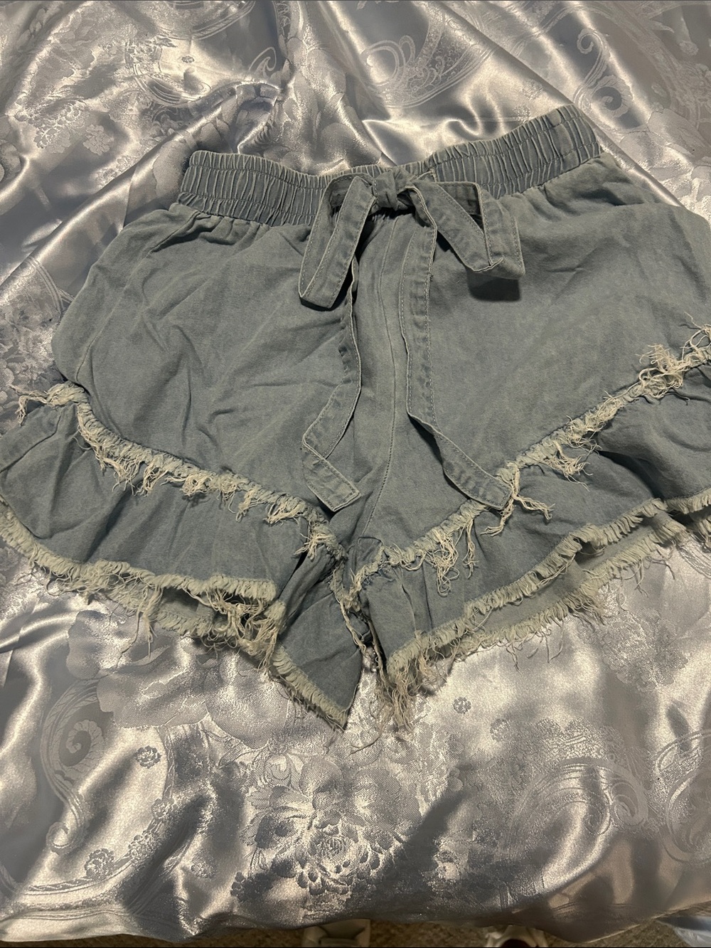 Frayed Tiered Ruffle Women's Shorts in Faded Blue